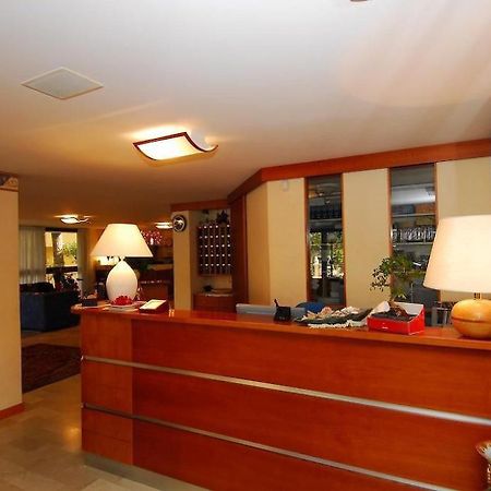 Hotel Ambasciata チェゼナーティコ エクステリア 写真