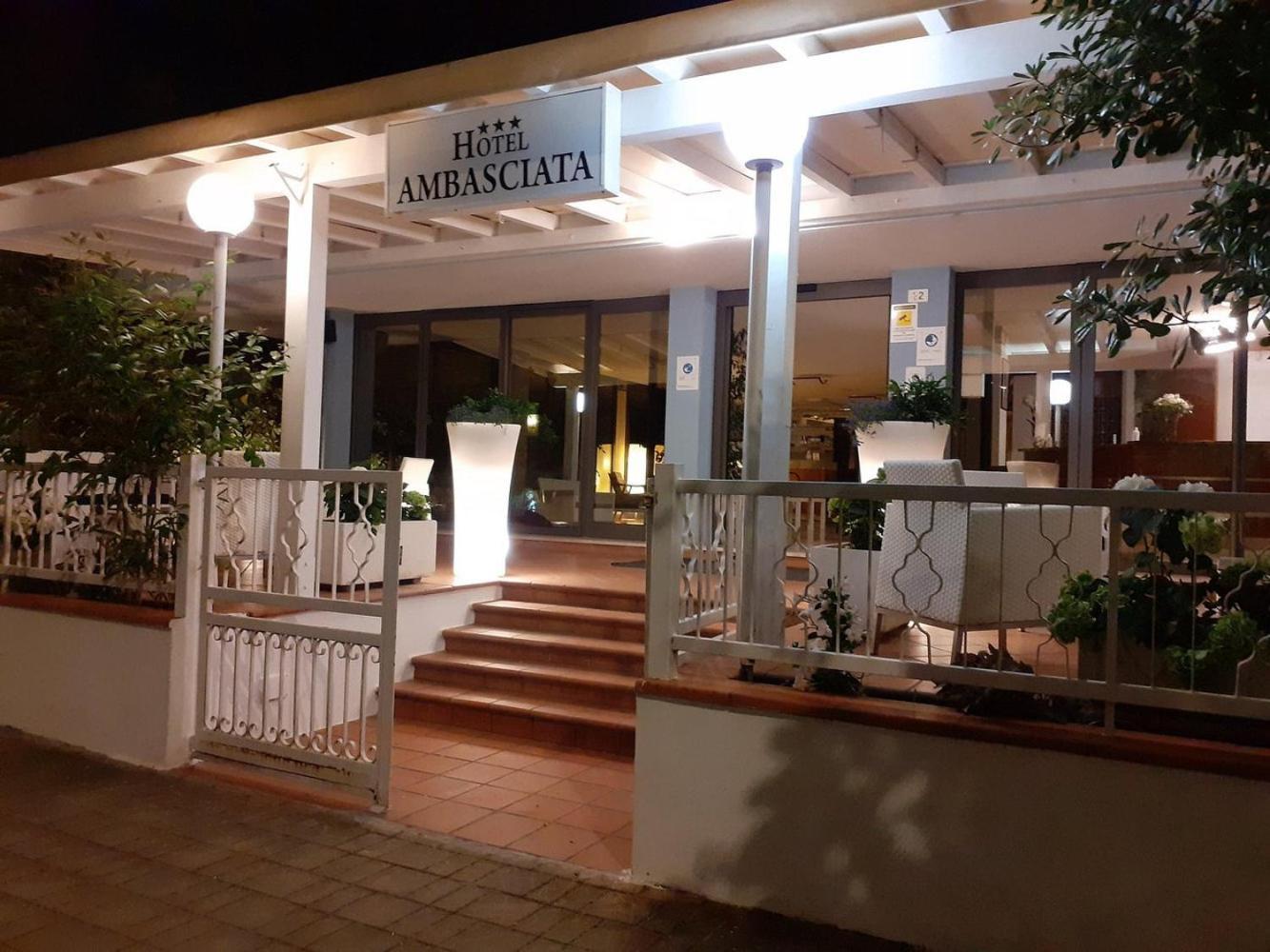 Hotel Ambasciata チェゼナーティコ エクステリア 写真