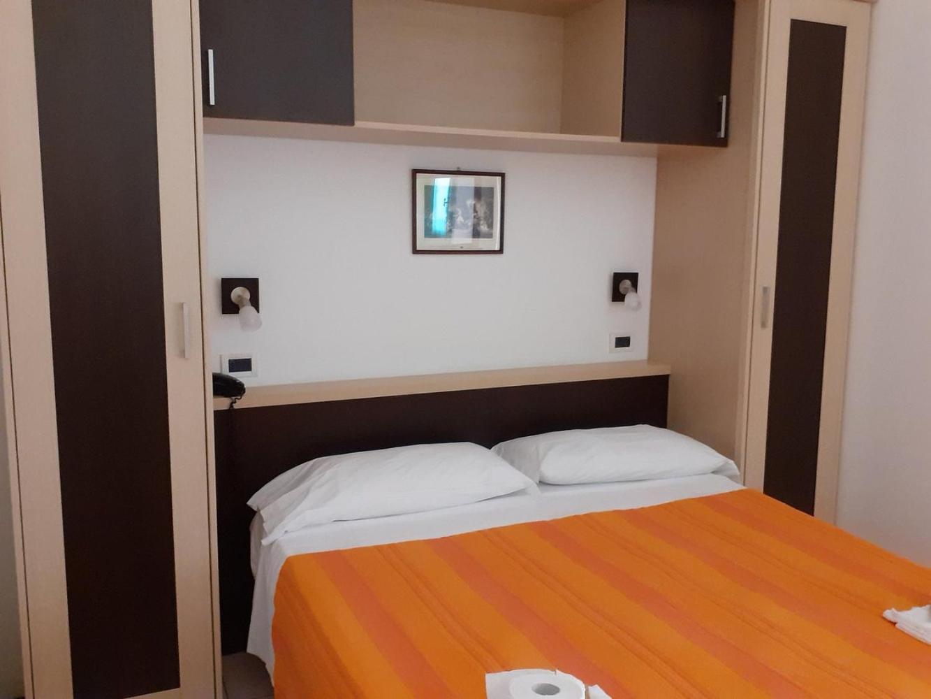 Hotel Ambasciata チェゼナーティコ エクステリア 写真