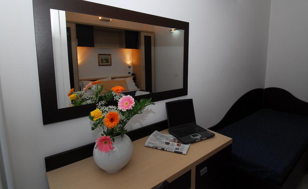 Hotel Ambasciata チェゼナーティコ 部屋 写真